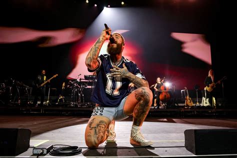 Post malone new years - Aug 15, 2023 · Post Malone ringing in New Year’s Eve at Fontainebleau Las Vegas has a nice ring to it.. Expect the inventively tattooed “Rockstar” singer to play the fancy venue Dec. 30-31, according to ... 